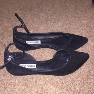 STEVE MADDEN Strapped flats